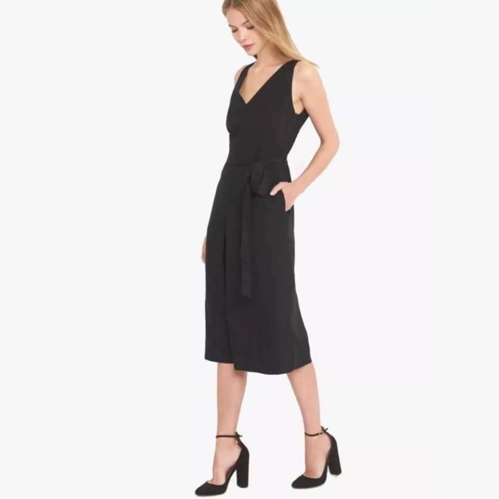 Gap sleeveless culotte jumpsuits  belted black S